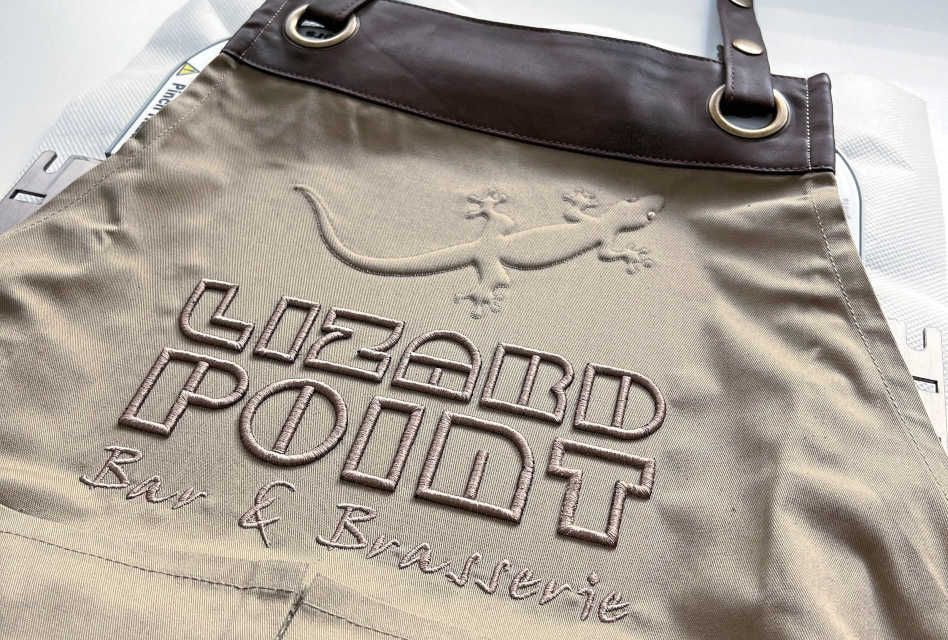 ImagesMagUK's tweet image. Step by step in our October issue, Maria Potter explains how to replicate the new 3D #embroidery technique developed by @MadeiraUK for sleek, tactile #embroiderydesigns that will get people talking! imagesmag.uk/newdimensions #embroidered #embroideryart #embroiderers #embroider