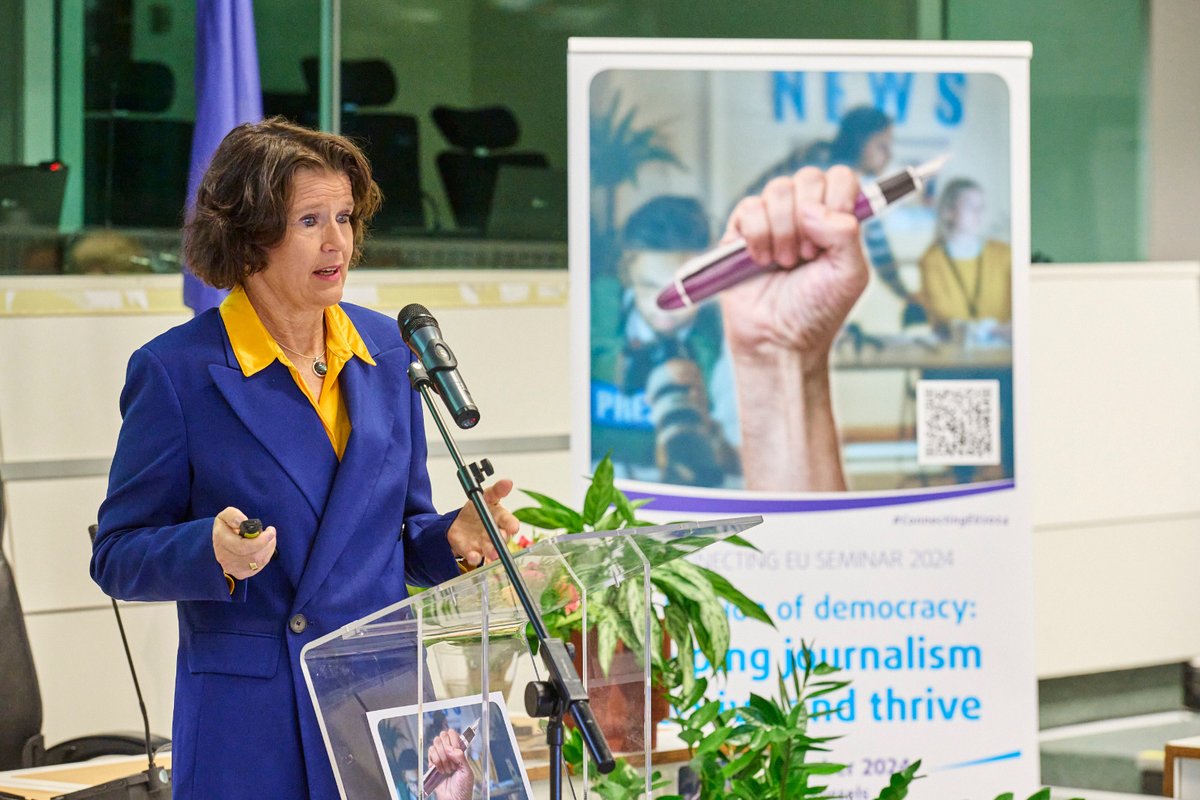 'Will young people still become journalists, when machines excel in creative processes?' 

#ConnectingEU2024 first keynote speaker <a href="/AlexaBorchardt/">Alexandra Borchardt</a> raises the❓

Follow our seminar LIVE: europa.eu/!fvwTbR