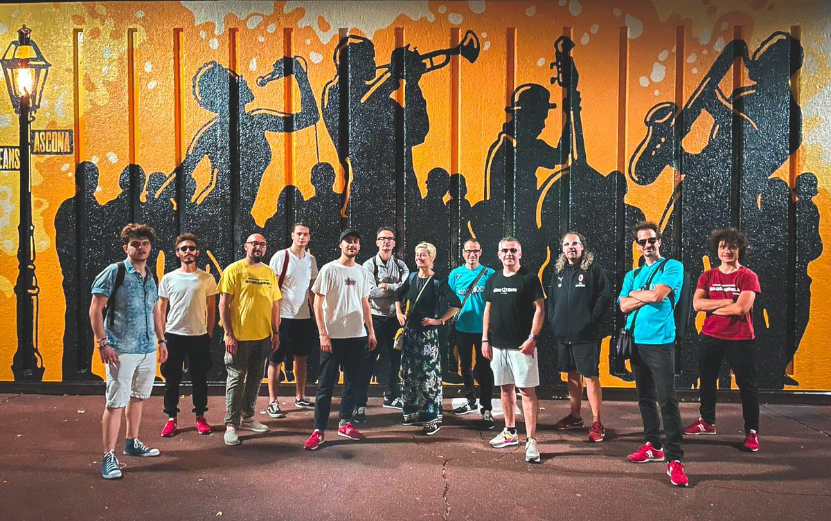 𝐏𝐚𝐝𝐨𝐯𝐚 𝐉𝐚𝐳𝐳 𝐅𝐞𝐬𝐭𝐢𝐯𝐚𝐥 𝟐𝟎𝟐𝟒
𝐜𝐨𝐧𝐜𝐞𝐫𝐭𝐨 𝐢𝐧 𝐚𝐧𝐭𝐞𝐩𝐫𝐢𝐦𝐚
𝐬𝐚𝐛𝐚𝐭𝐨 𝟏𝟗 𝐨𝐭𝐭𝐨𝐛𝐫𝐞 con la
𝐌𝐚𝐠𝐢𝐜𝐚𝐛𝐨𝐨𝐥𝐚 𝐁𝐫𝐚𝐬𝐬 𝐁𝐚𝐧𝐝

concerto itinerante camminando per le strade del centro storico di Padova

👉t.ly/-TKsS