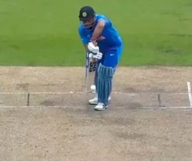 dr_artisticsoul's tweet photo. Playing Test Cricket against New zealand in overcast conditions is not everyone Cup of tea 

#TestCricket #RohitSharma #ViratKohli https://t.co/sSMD9Z12Sa