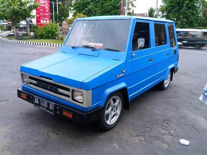 QuirkyRides's tweet image. #Toyota #Kijang KF 20