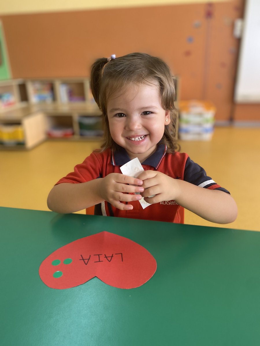 isra8sanchez's tweet image. FRASE DE LAIA 3 AÑOS, Papá mañana no voy al cole por qué quiero que tú seas mi profe 🤣🤣🤣