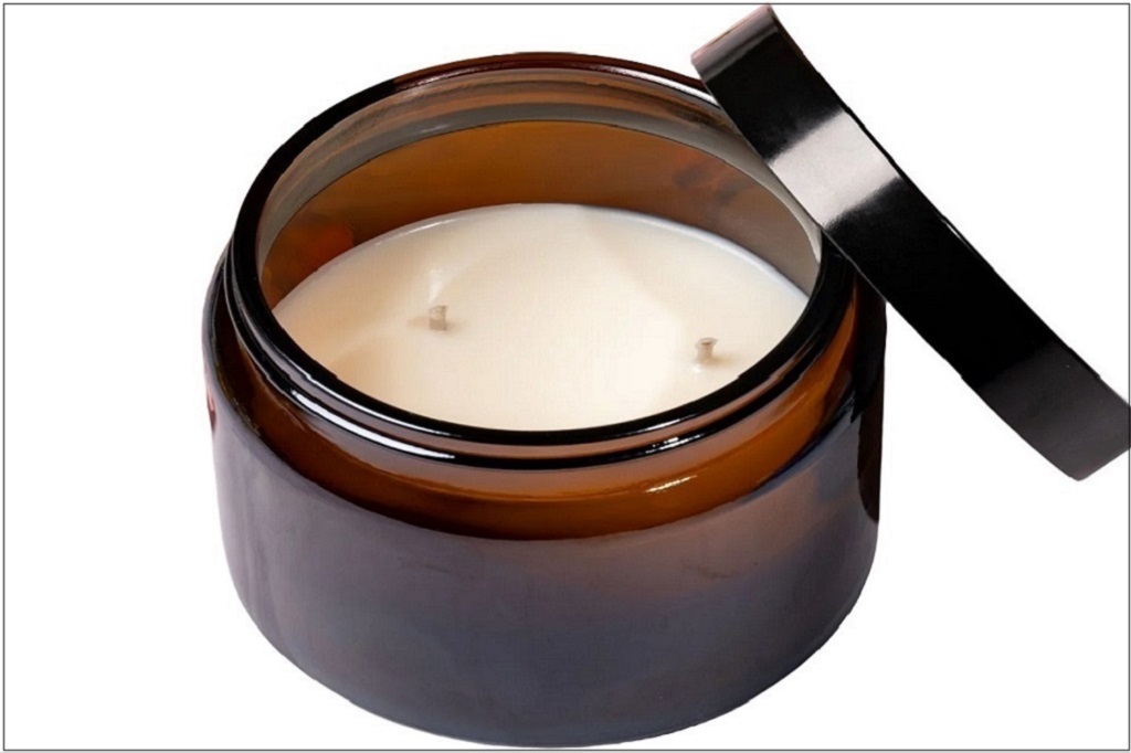 Hand poured Apothecary Style Candles in beautiful amber glass jars and lid. Finished with eco-friendly cotton wicks.
Soy wax, vegan and cruelty free.

#MHHSBD #handpouredcandles
