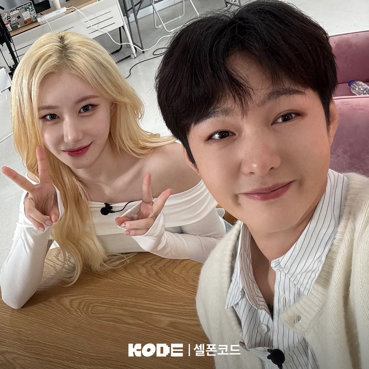 findyourKODE's tweet photo. 예능천재 창섭 SBN과 ✨ 
춤선천재 채령 HBN 🦊   
두사람 토크 ㄴㅁㄴㅁ 좋느 (๑' '๑)  

👇🏻지금 당장 보러가기👇🏻 
📌https://t.co/FNs61Wu7jX

#CHANGSUB #창섭 #이창섭 
#ITZY #있지 #채령 #이채령 
#셀폰코드 #코드 #KODE @ITZYofficial @LeeCS_Official https://t.co/fTfrDgRL62