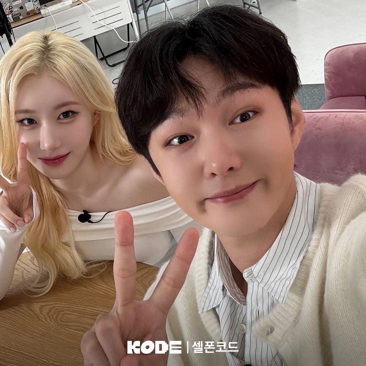 findyourKODE's tweet photo. 예능천재 창섭 SBN과 ✨ 
춤선천재 채령 HBN 🦊   
두사람 토크 ㄴㅁㄴㅁ 좋느 (๑' '๑)  

👇🏻지금 당장 보러가기👇🏻 
📌https://t.co/FNs61Wu7jX

#CHANGSUB #창섭 #이창섭 
#ITZY #있지 #채령 #이채령 
#셀폰코드 #코드 #KODE @ITZYofficial @LeeCS_Official https://t.co/fTfrDgRL62