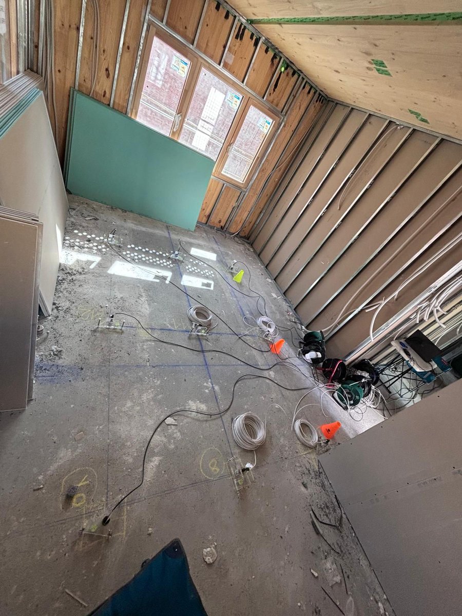 In the research carried out recently they were able to test in #TomásBretón, the <a href="/DistNaturalEcov/">Distrito Natural Covivienda Ecológica</a> building that we are building together with <a href="/Madergia/">Madergia</a>, where they tested the dynamic characterization and vibration analysis of #CLT #wood floors.