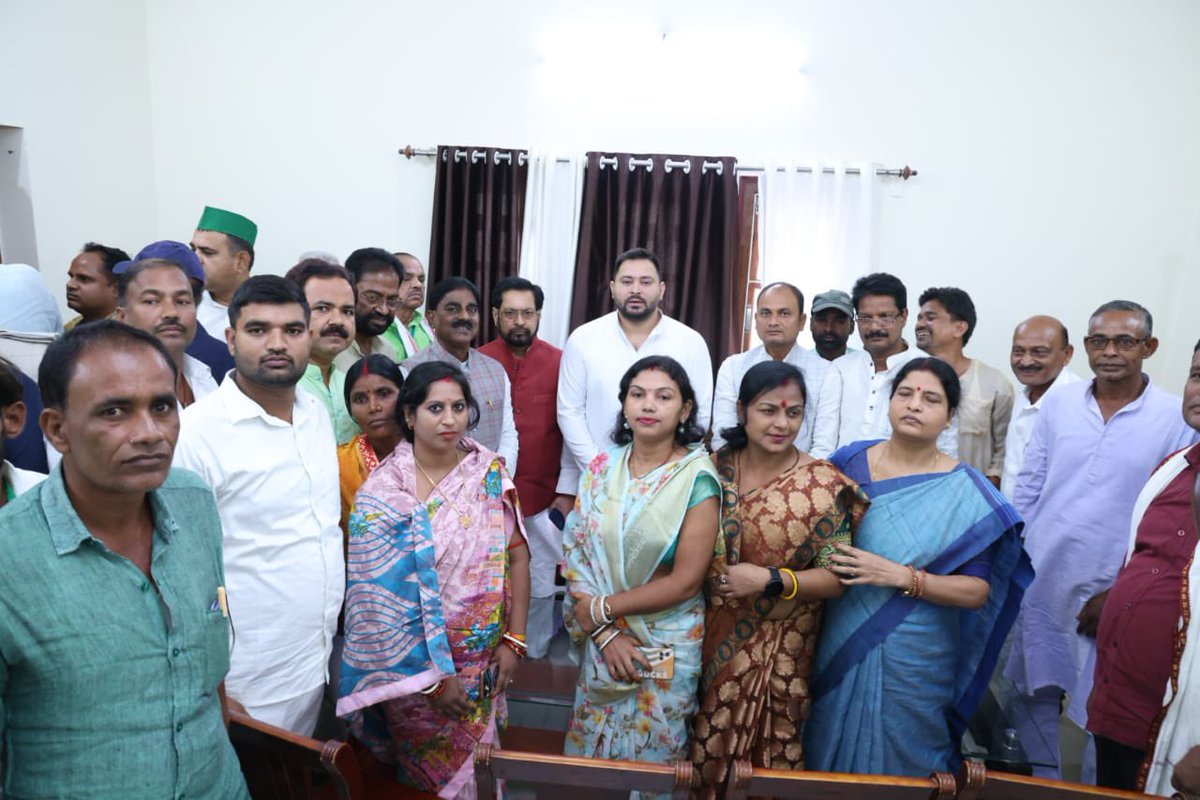 Avinashydav07's tweet photo. कार्यकर्ता दर्शन सह संवाद कार्यक्रम

📍बाँका, बिहार
#TejashwiYadav #RJD #Bihar #Banka @yadavtejashwi @TeamTejashwi @TejashwiOffice https://t.co/pKFw5e3raq
