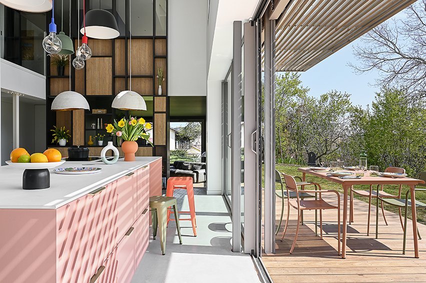 Profils Systèmes lance le neuvième numéro de son magazine Signature : une ode à l'architecture et à l'art de vivre
Lire le communiqué : shorturl.at/pDXPy