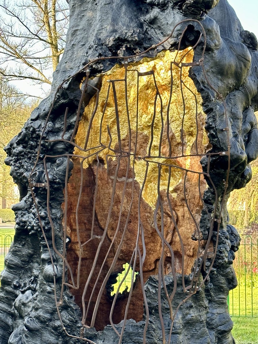 PSSAtweets's tweet photo. 🚦WHO will WIN TONIGHT?

From OUR 2024 PSSA Marsh Award for Excellence in Public Sculpture SHORTLIST inc 

Elpida Hadzi-Vasileva @elpihv The Gilded Elm Preston Park, Brighton 
FIND out HERE https://t.co/Je8OB3OpQs https://t.co/LW3py7fyqU