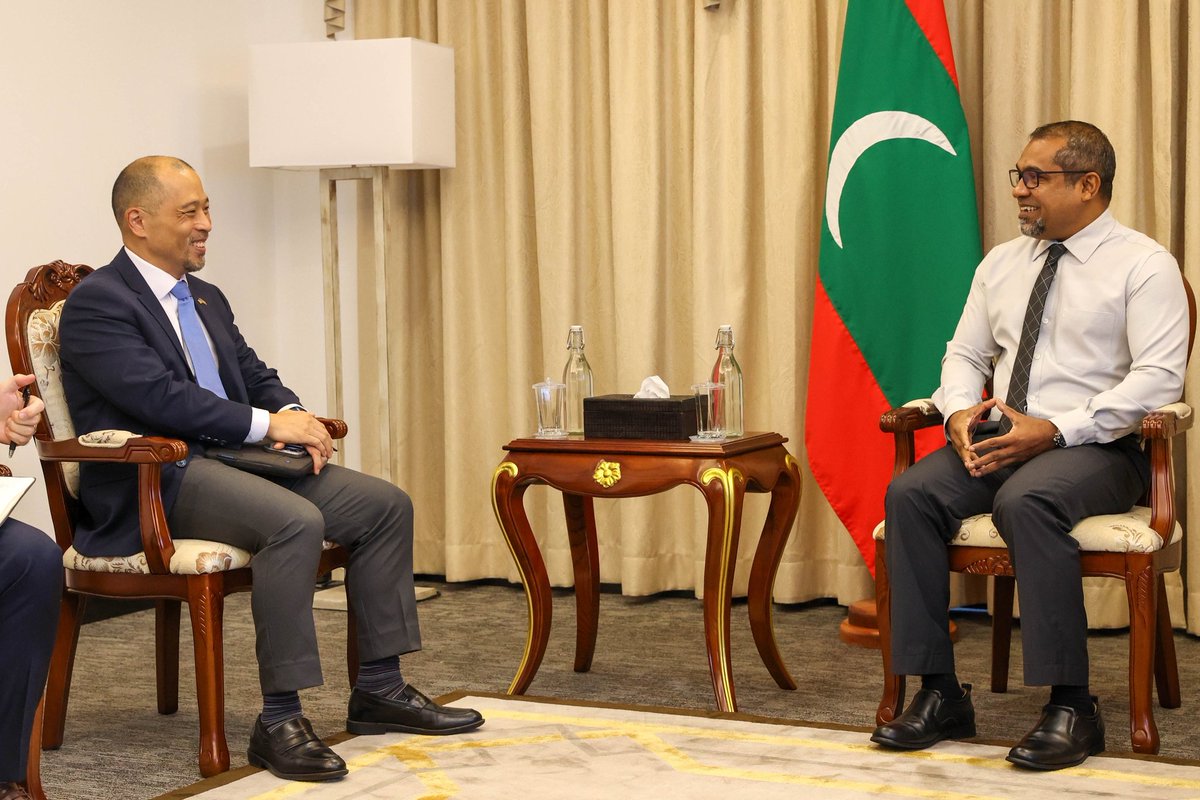 abkhaleel's tweet photo. Had an introductory meeting with US Amb. Hugo Yon, today. 

We discussed strengthening collaboration between our countries in areas of mutual interest. 

@USinMaldives https://t.co/bAdvLGppZI