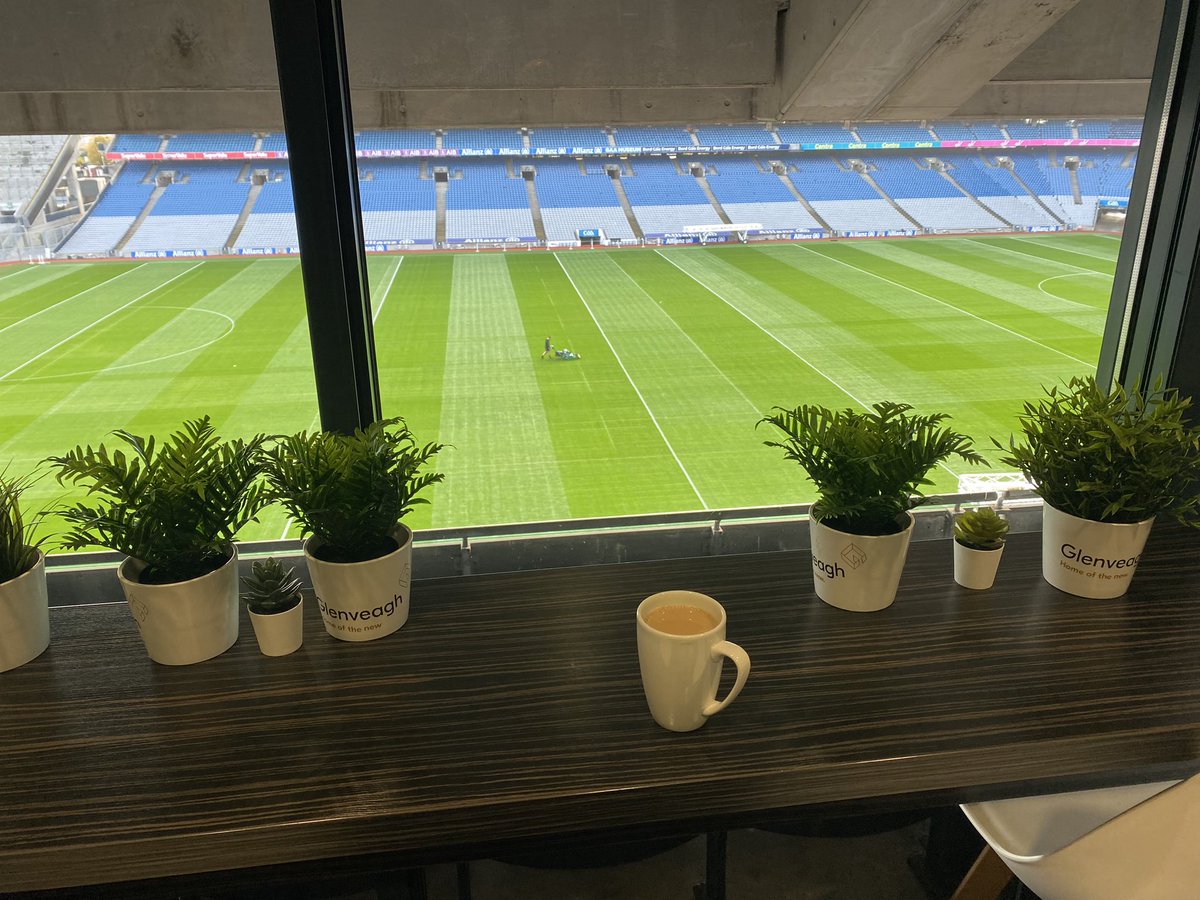 Not a bad office for the day!! 

National County Head of Games meetings in HQ. 

Looking forward to the inter-pros at the weekend 🧐

💛💙💛💙#rosgaa