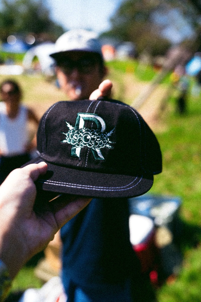 repys_official's tweet photo. RepYourSelfより、ブランドの個性を体現するオリジナルCapが登場。
グラフィックデザイナーTANieeの手による緻密なボールペンアートワークを、立体感のある刺繍で忠実に再現。 https://t.co/hJhcdG8YGT