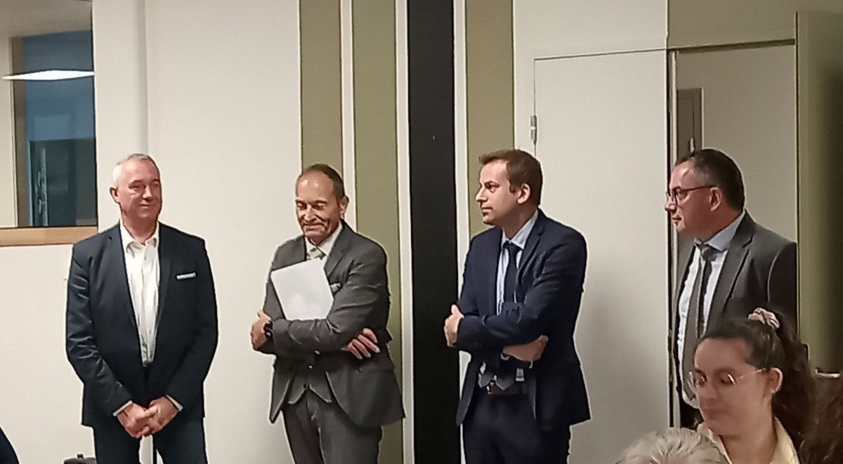 Journée des territoires à St-Etienne du Rouvray : 70 personnes présentes pour évoquer la Cité éducative, le Contrat de ville, et travailler en synergie ! Merci à M. Moïse, Maire de la ville, M. Le Prévost, directeur de la DDETS et M. Rota, IA-DAASEN pour les propos introductifs