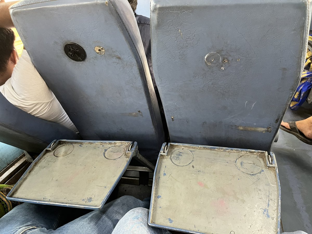 ShaukatAliAns17's tweet photo. @RailMinIndia Tren No.12023 में D17 की लगभग सीटे टूटी हुई है जिस के कारण आम जनमानस को यात्रा करने में असुभिधा हो रही हैं @AshwiniVaishnaw जी से निवेदन है कि सम्बंधित अधिकारियों पर उचित करवायी कृपा करे!
@PMOIndia https://t.co/sadCIWKe7I