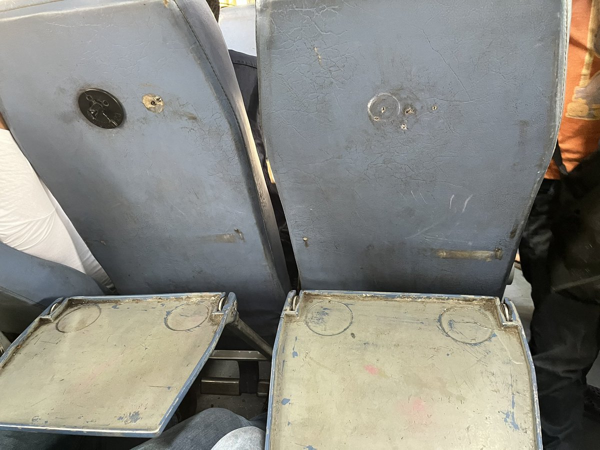 ShaukatAliAns17's tweet photo. @RailMinIndia Tren No.12023 में D17 की लगभग सीटे टूटी हुई है जिस के कारण आम जनमानस को यात्रा करने में असुभिधा हो रही हैं @AshwiniVaishnaw जी से निवेदन है कि सम्बंधित अधिकारियों पर उचित करवायी कृपा करे!
@PMOIndia https://t.co/sadCIWKe7I