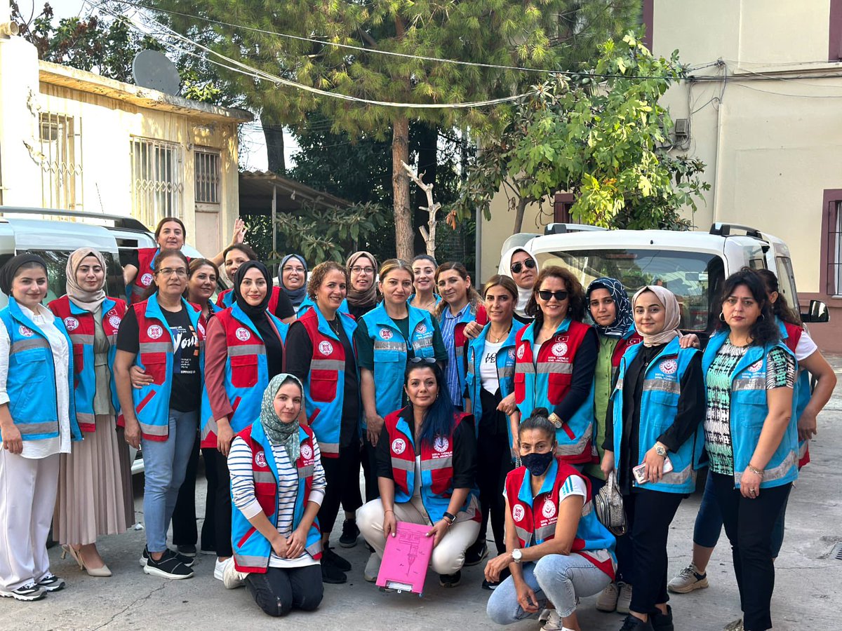 Vakfımızca yürütülen Vefa (Evde Yaşlı Bakım) projesi kapsamında çalışan kadın personellerimiz.