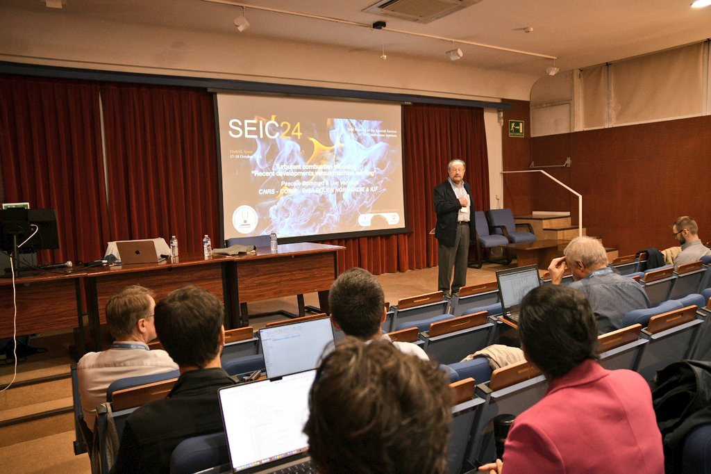 aeroespacialUPM's tweet photo. Comienza el Congreso #SEIC24 en @La_UPM. Inauguran este evento, Victoria Lapuerta, subdirectora de investigación y doctorado de la #ETSIAE y César Dopazo, presidente de la sección española del Instituto de la Combustión. 
#somosUPM @LabCMF #combustion https://t.co/yrgzyNRdRC