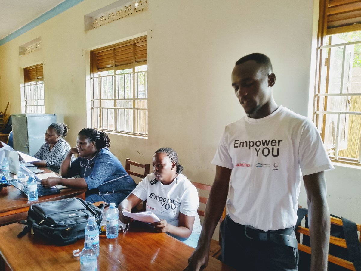 GWEDGUga's tweet photo. Advocacy Meeting - Empower You: Youth Caucus representative Lira City East presenting key actions and recommendations: Youth &amp; PWD encouraged to be business oriented. @EUinUG @CaritasSuisse @StartHubAfrica @gloforduganda @Alanyoimmy @william_oloya https://t.co/Ak2kmluRdQ