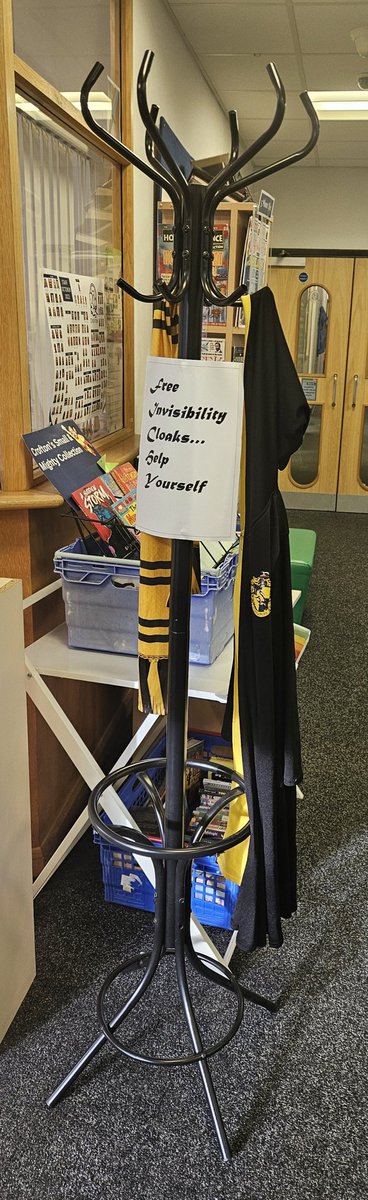 CroftonEnglish's tweet photo. We're celebrating Harry Potter day! ⚡️

Students can enjoy the day by participating in themed quizzes, games, and more in the LRC at break and lunch today. 

@SchoolCrofton @hisp_mat #JKRowling #HarryPotter https://t.co/eEkCATj3P9