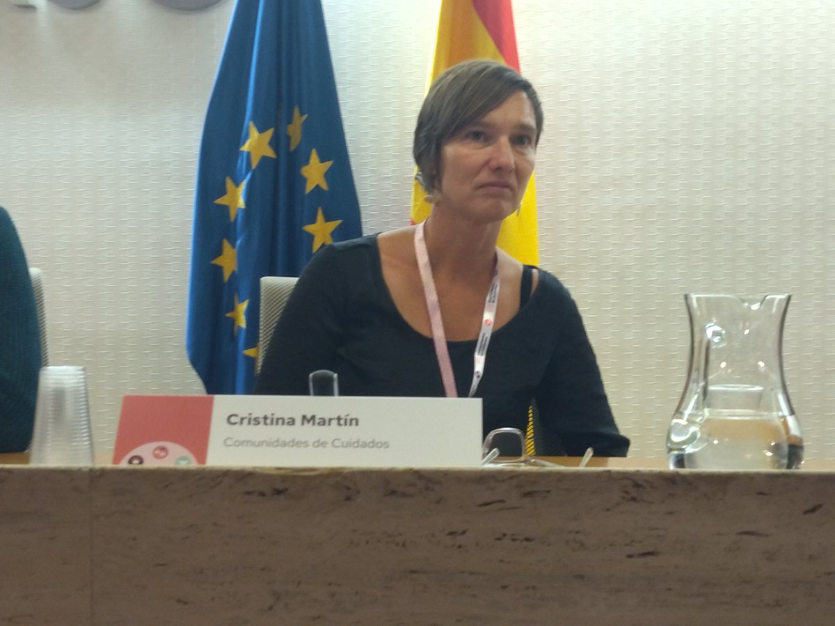 Comunidades de Cuidados (@comucuidados) on Twitter photo Cristina Martín, de <a href="/EquipoAndecha/">Andecha. Participación y Trabajo Comunitario</a> explica las innovaciones de las comunidades de cuidados rurales:
La puesta en marcha de grupos motores y el codiseño de iniciativas de cuidados
Activación de equipamientos comunitarios y redes vecinales
Modelos de cogestión público-comunitaria Cristina Martín, de <a href="/EquipoAndecha/">Andecha. Participación y Trabajo Comunitario</a> explica las innovaciones de las comunidades de cuidados rurales:
La puesta en marcha de grupos motores y el codiseño de iniciativas de cuidados
Activación de equipamientos comunitarios y redes vecinales
Modelos de cogestión público-comunitaria