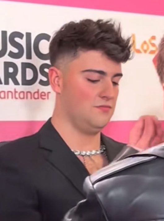 Post 1846842970462355468's image, 1 of 4