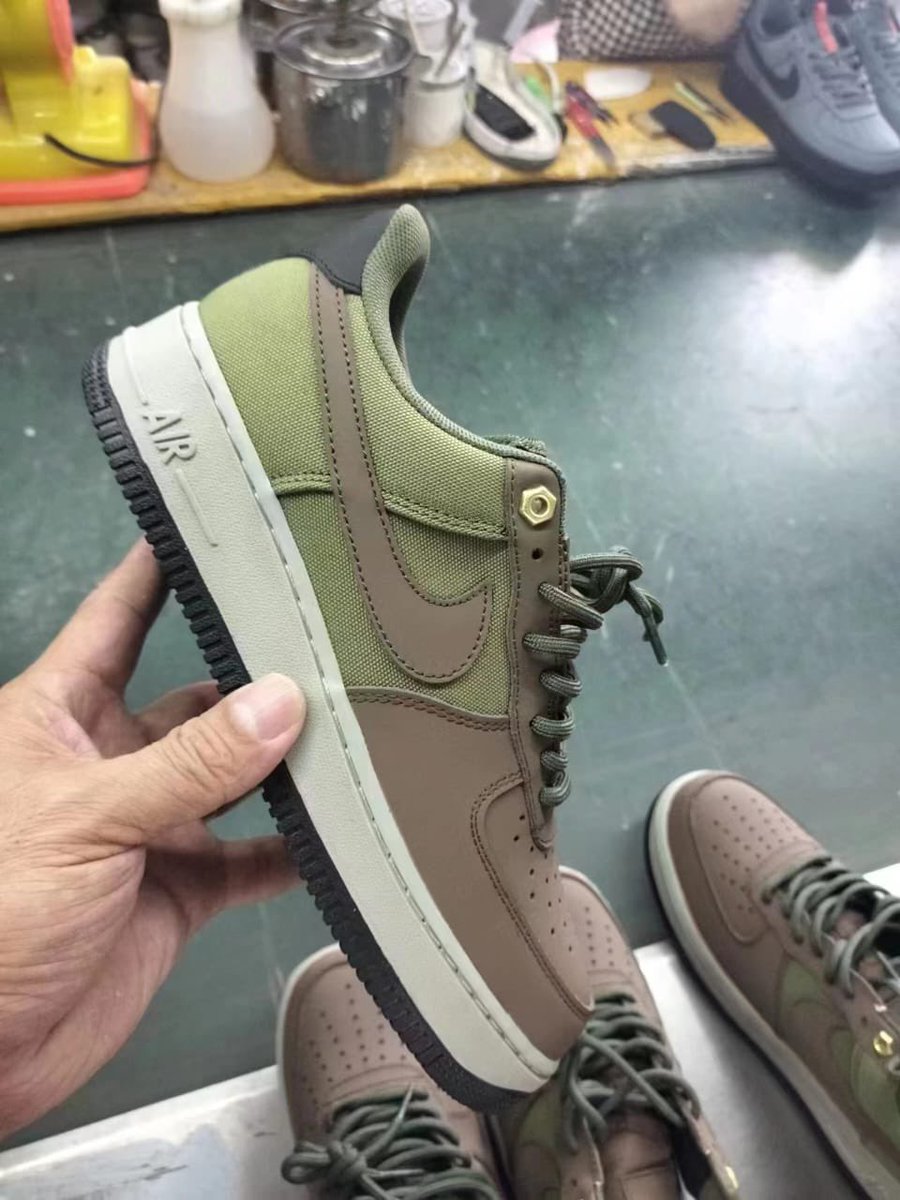 Vickyjr's tweet photo. Serving heat with every step โ the Air Force 1 Custom โBeef & Broccoliโ is the perfect flavor mix. ๐ฅฉ๐ฅฆ #AirForce1 #BeefAndBroccoli
Air Force 1 Custom "Beef & Broccoli" ๐ฅ๐ฅ
Sizes: 36 - 45 โ
๐ท๏ธ Price: Ksh 3,700
โ๏ธ 0722617418 https://t.co/NiESaIROXq