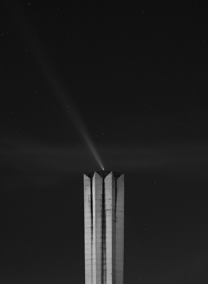 BleronCakaa's tweet photo. Lining up the Comet Tsuchinshan Atlas with chimney of Termokos ! ☄️

#comet #termokos #prishtina #kosovo #sky #architecture https://t.co/6mexrmbBjI