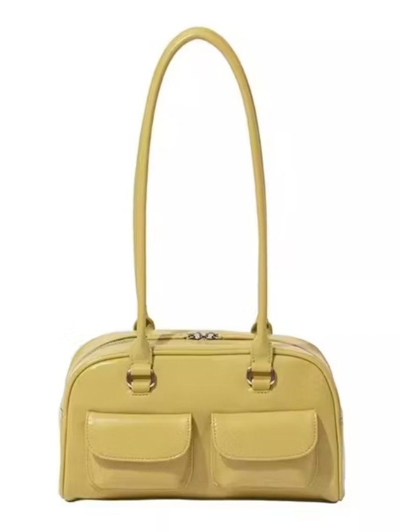 Tak....🤔 Makin hairan bla scroll Pak Opie, mmg skrg style tali handbag begini ke?

Lawa la pulak kannn 😳
