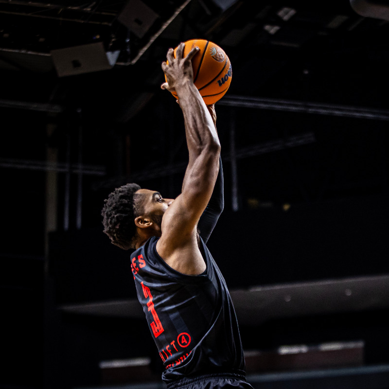 BasketballCL's tweet photo. 📰 @JayGravess23 had 𝟏𝟕 𝐩𝐭𝐬, 𝟕 𝐫𝐞𝐛 𝐚𝐧𝐝 𝟓 𝐚𝐬𝐭 - his eighth game with 15-5-5 or better. Only one player has more such #BasketballCL games, Joe Ragland. 📈