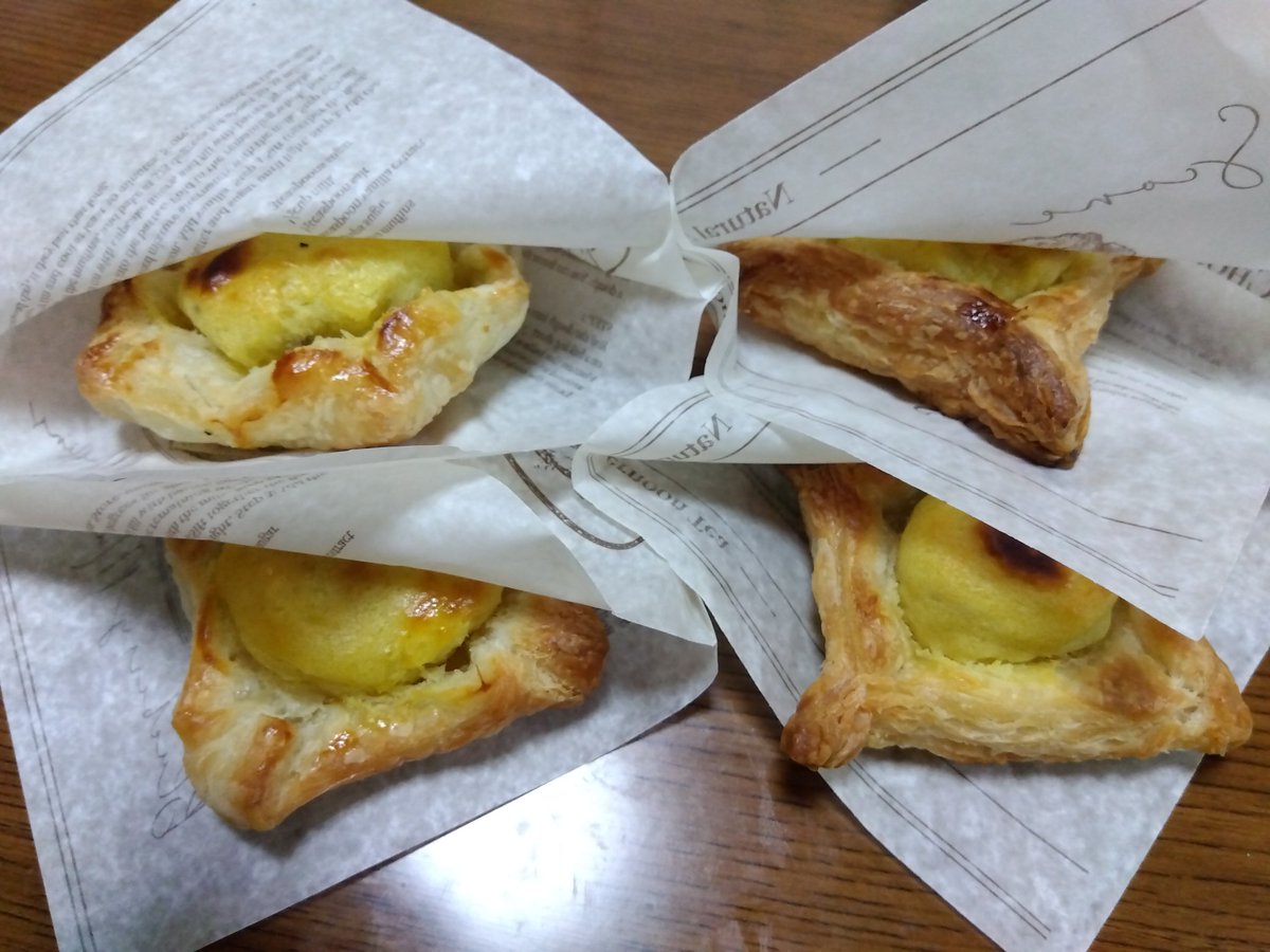 mkyk2652's tweet photo. 本日のおやつは娘と一緒に
スイートポテトパイ作り♡

余ったパイ生地で
ウィンナーパイも作ったけど
写真撮る前に食べちゃった🤭 https://t.co/IZrYl4ttFO
