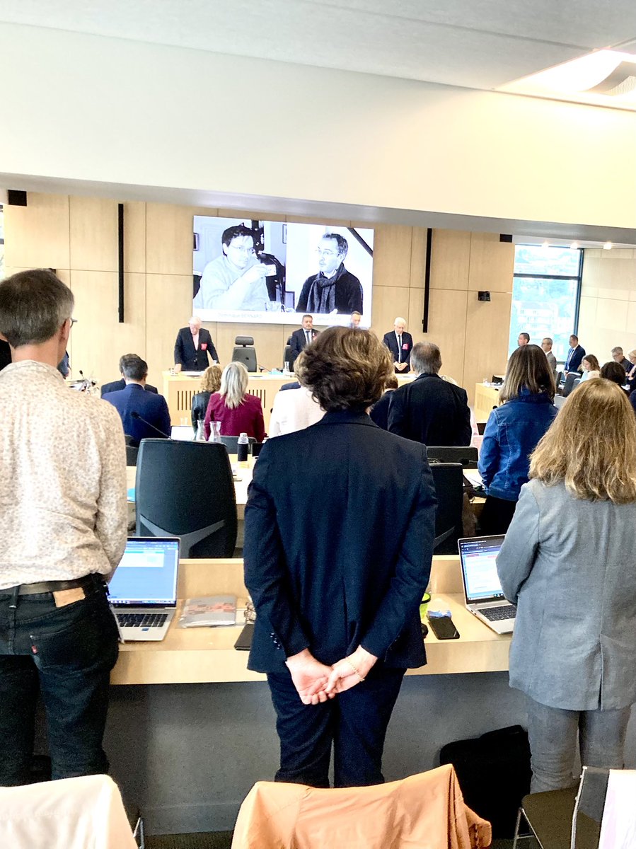 unionvienne's tweet photo. Minute de silence au @departement86 pour rendre hommage aux professeurs assassinés Samuel Paty et Dominique Bernard https://t.co/stfxquFZbB