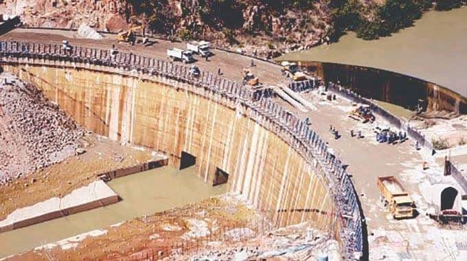 ChambatiLevison's tweet photo. Construction of the huge water booster pump stations at Lake Gwayi-Tshangani in Matabeleland North province has breathed new life into the project which aims to provide a permanent solution to Bulawayo's water crisis.
#EDWORKS
#EDelivers
#VoteZANUPF
@Chiefcts https://t.co/tZkaa45hPk
