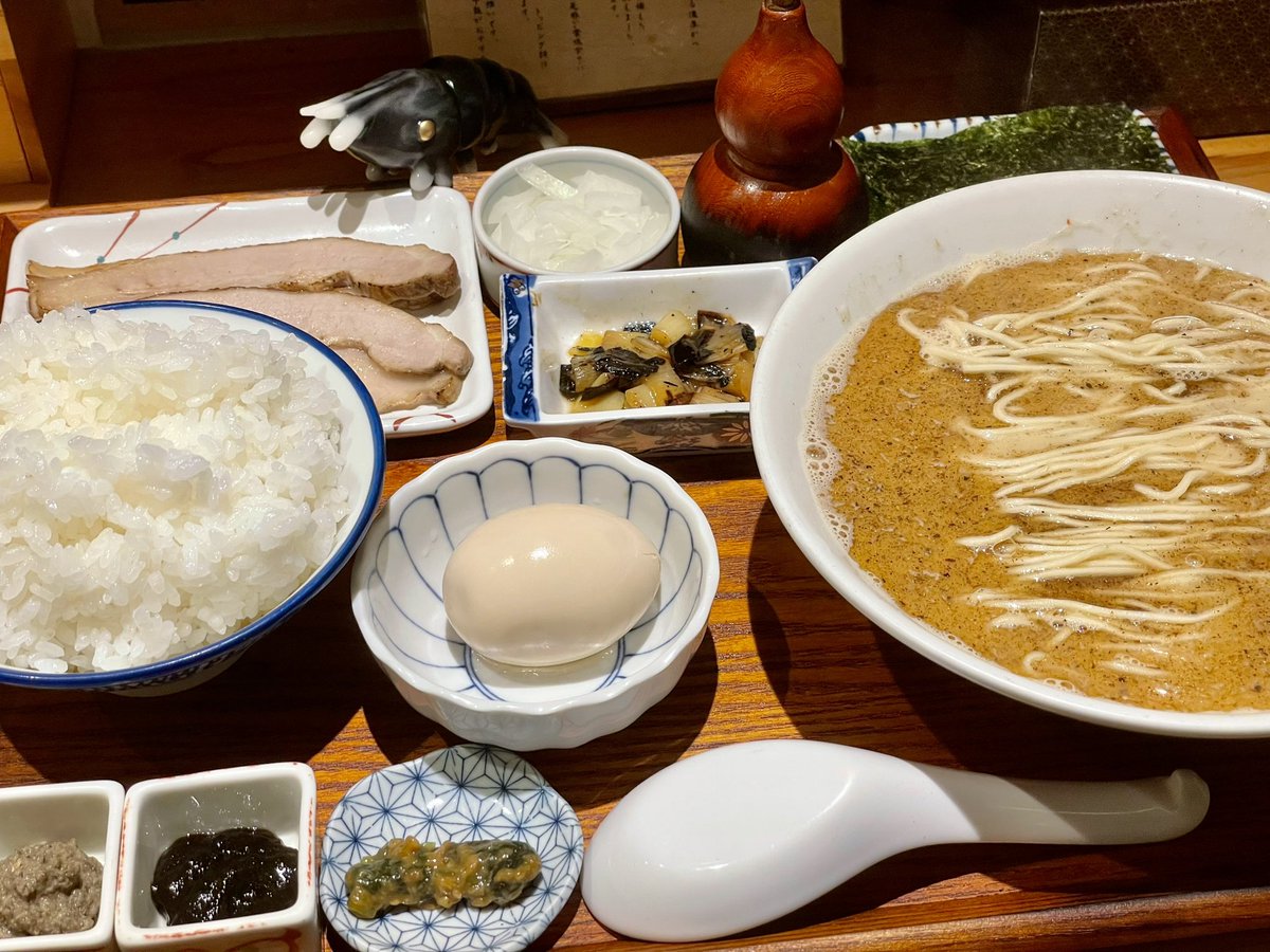 AGARIverse's tweet photo. バイトのシュリンプと鯖そば定食🍜

海老そばもあったのに食べたいものを定食で頼むストロングスタイル！

結果シュリンプくんが端に追いやられてしまう…単品の海老で頼めばイイ感じの写真も取れたでしょうが…

#SCIENCEPATROLS
#TINYSHOP
#oneuptoy https://t.co/suRzG8u5Yv