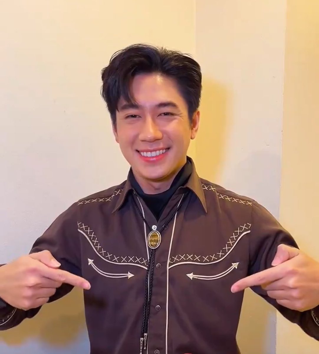 ployfarfon's tweet photo. ว้าววว พี่เสือตะวัน ❤️#เหมันต์ตะวันรอน 

ONE31 X JAM

#oneสนั่นจอ2025xแจม
@RachataJam https://t.co/CfV3aeDY66