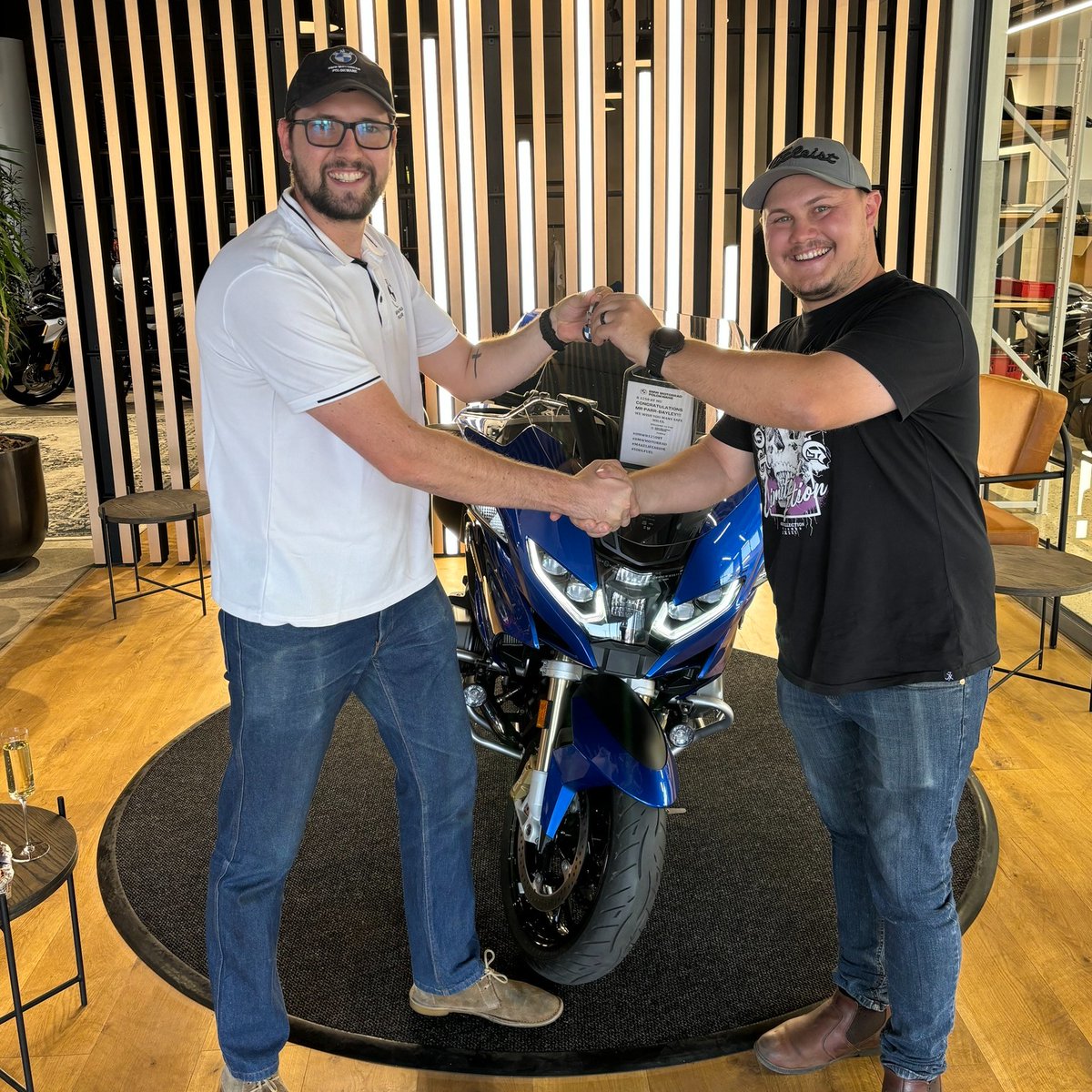 MotorradPLK's tweet photo. Congratulations Mr. Mark Parr-Bayley on your BMW R 1250 RT. We wish you many happy and safe miles. Thank you for choosing BMW Motorrad Polokwane - where customers become family. 
Continue to #MakeLifeARide

#BMWMotorradPolokwane #TheLMGExperience https://t.co/hgyWFmLSh6