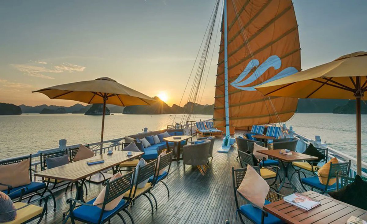vntravelprice's tweet photo. Paradise Sails Cruise - Halong Bay 2 Days 1 Night 
Price from $ 129
A traditional wooden junk designed for a personalised experience, the Paradise Sails is the perfect blend of chic, modern styling and traditional Vietnamese...
#tour #Malaysia #Singapore
https://t.co/LhtJLrXD3E https://t.co/zxGT0xwKKg