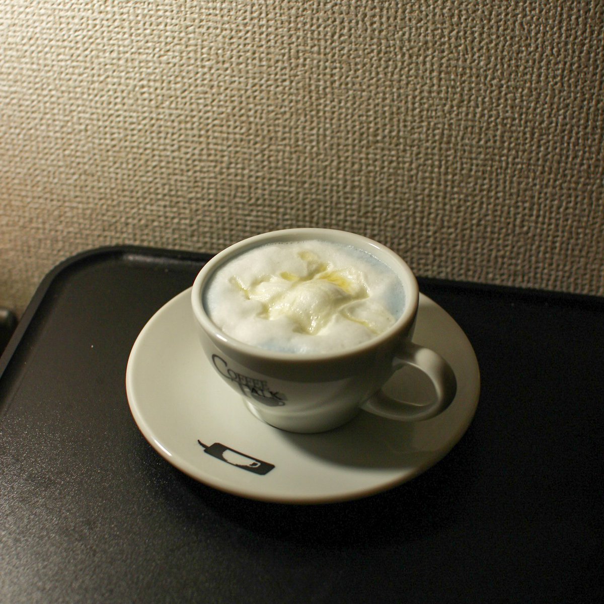 shogo19152393's tweet photo. リベンジ
#ドリーミンブルー by #coffeetalk
ブルーピー→ミルク→はちみつ
「夢見る一杯のラテをどうぞ」
#コーヒートーク
#coffee_talk
#coffeetalkgame
#コーヒートーク2
#coffeetalk2
#bluepea
#butterflypea
#coffeetalkepsode2
#見て見てらでんちゃん
#バタフライピーティー https://t.co/cnCtJCeYuG