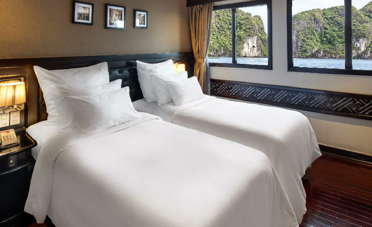 vntravelprice's tweet photo. Paradise Sails Cruise - Halong Bay 2 Days 1 Night 
Price from $ 129
A traditional wooden junk designed for a personalised experience, the Paradise Sails is the perfect blend of chic, modern styling and traditional Vietnamese...
#tour #Malaysia #Singapore
https://t.co/LhtJLrXD3E https://t.co/zxGT0xwKKg
