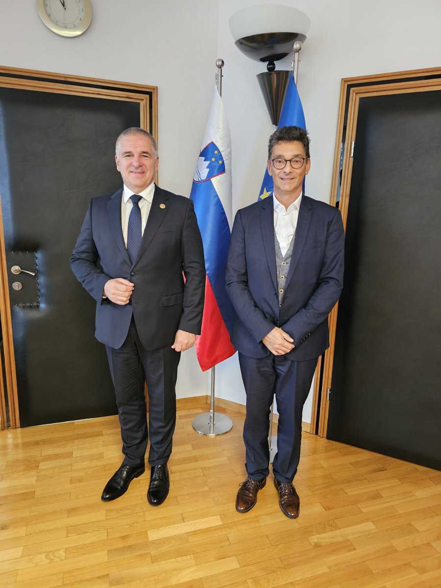 Državni svet tweet media