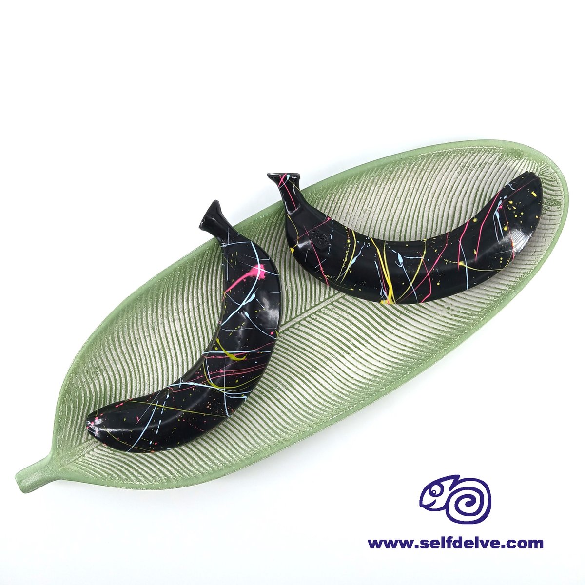_SelfDelve_'s tweet photo. BÄMM! Diese beiden knallbunten, krass-schönen Bananen haben uns total Spaß gemacht und DU kannst sie dir kaufen.
https://t.co/aL4lAAKbcK

BOOM! We had a lot of fun making these two brightly colored, incredibly beautiful #bananas and YOU can buy them.

#modernart #woweffekt https://t.co/xt3ODiEYHx