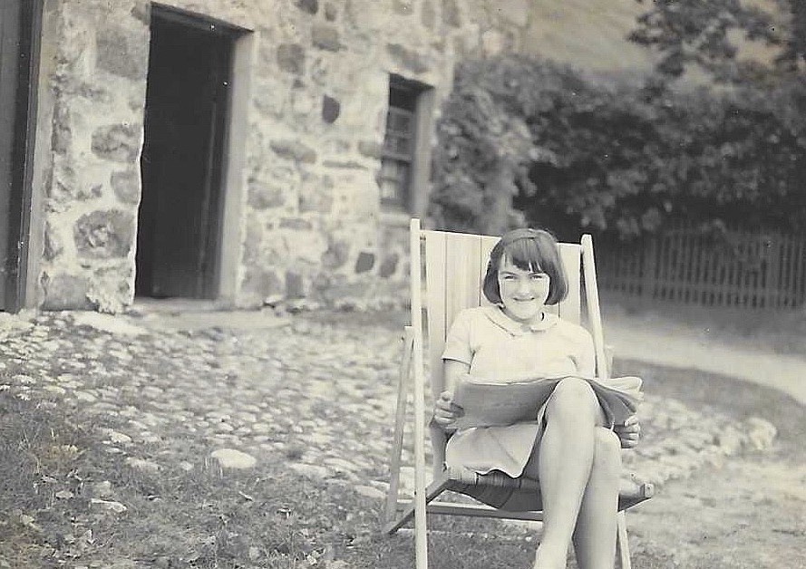 VicWalshWrites's tweet image. So happy to announce that I&apos;ve signed with publisher Pen and Sword - @penswordbooks! Perfect for the biog of a 100-year-old #BletchleyPark Girl, translator of #Hitler&apos;s will and pioneering #BBCWorldService journalist. Sword (well, typewriter) and pen. May 2025, I can&apos;t wait!