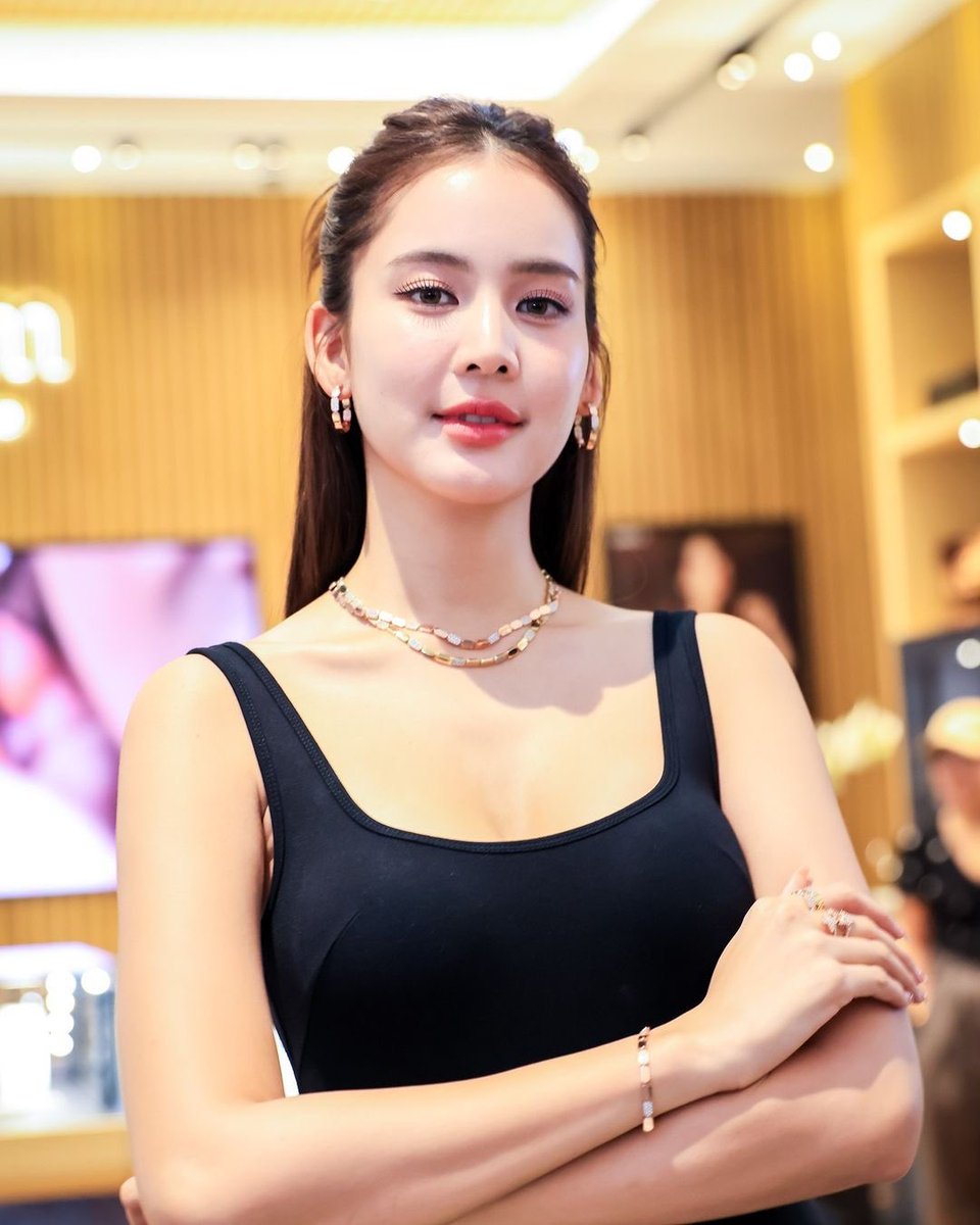 bow_fanclub's tweet photo. @bowmayladabow ในแฟลกชิพสโตร์ APM Monaco พบกับ APM Monaco แบรนด์จิวเวลรีชื่อดังจากโมนาโค ที่มีเอกลักษณ์โดดเด่นทั้งความหรูหราและร่วมสมัย แห่งแรกในไทย ชั้น 1 centralwOrld โซน Atrium
#APMMonaco
#APMMonacoTH
#automnebyAPM
#centralwOrld
#โบว์เมลดา
Cr. @centralwOrld https://t.co/rbkffnhbDL