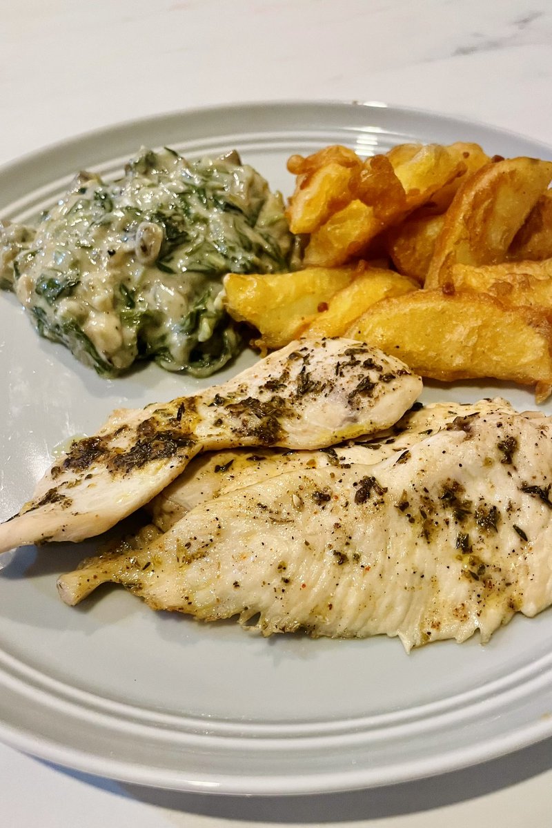 purkynefibers's tweet photo. @niwseir You're so cool! Men with cooking skills are the best! 🎉🥳 It's fun to share the kitchen and go grocery shopping together.
Mine's got some quite solid cooking skills, he learnt from ytube or toktok and I'm so proud of him.🤓 I'm dropping his portfolio down here. 🤤 https://t.co/ha5CWqHvyI