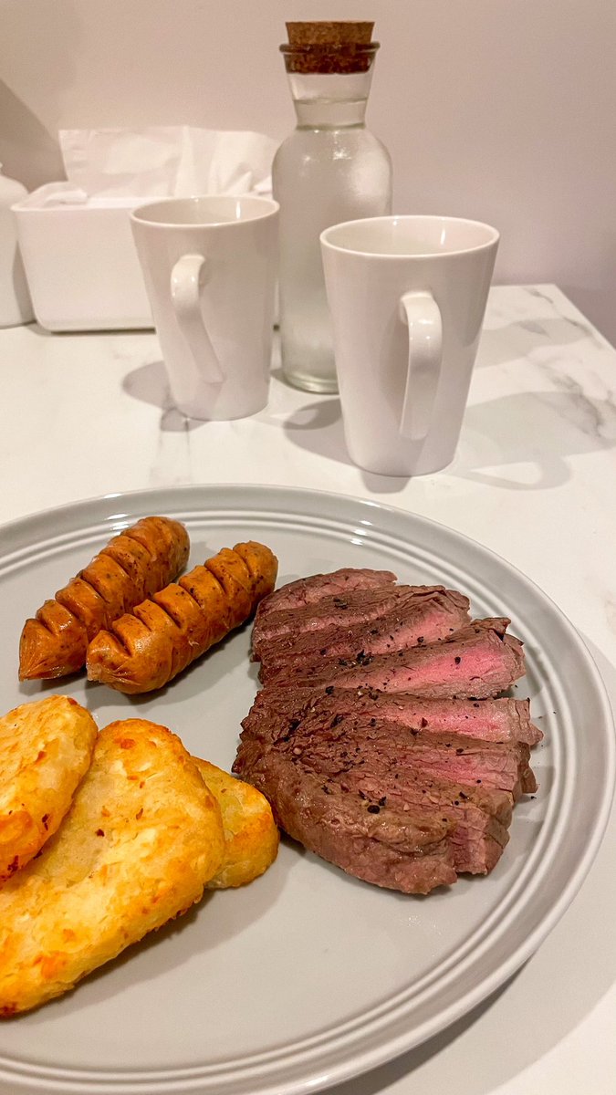 purkynefibers's tweet photo. @niwseir You're so cool! Men with cooking skills are the best! 🎉🥳 It's fun to share the kitchen and go grocery shopping together.
Mine's got some quite solid cooking skills, he learnt from ytube or toktok and I'm so proud of him.🤓 I'm dropping his portfolio down here. 🤤 https://t.co/ha5CWqHvyI