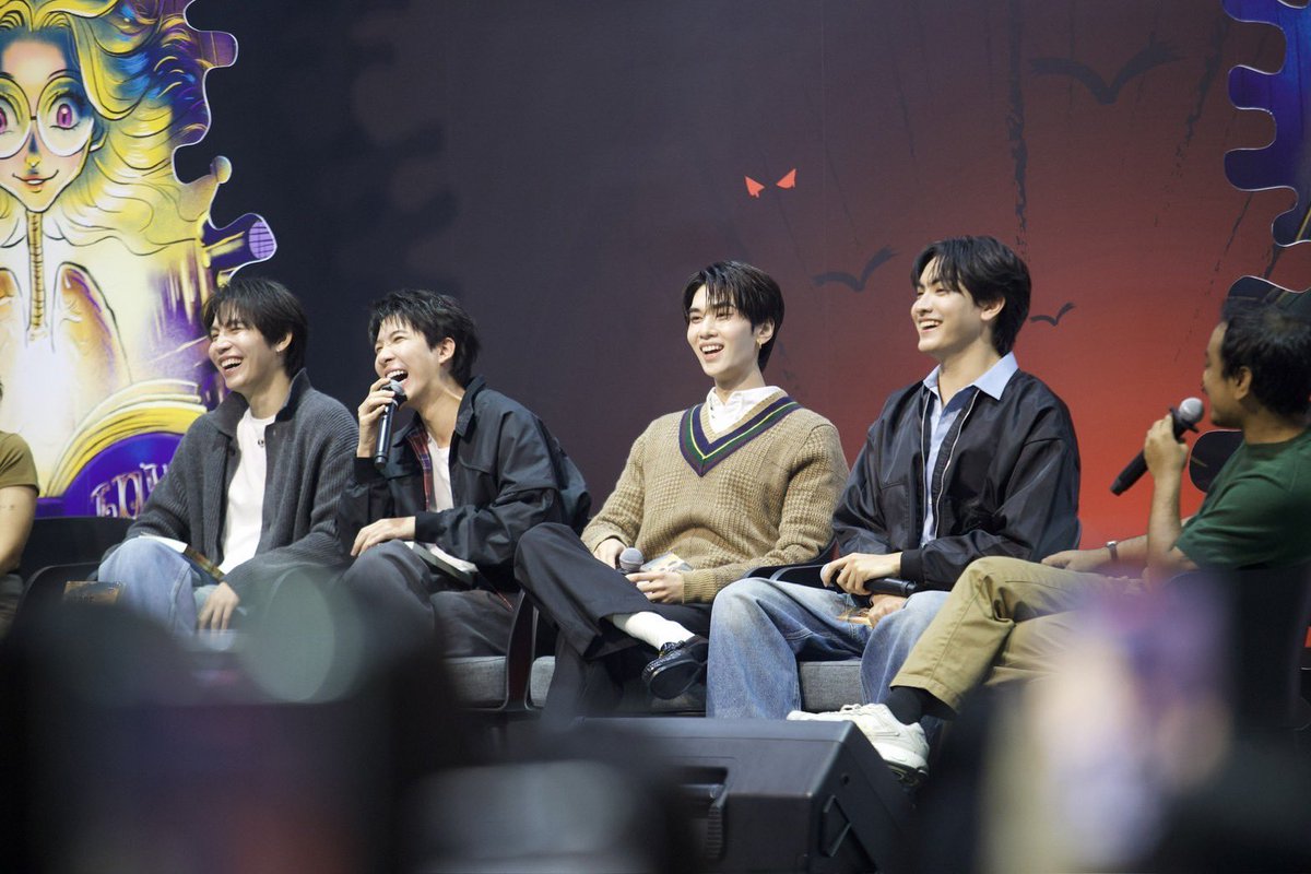 นำภาพ เฟิร์ส-ข้าวตัง-จุง-ดัง พร้อมด้วย นักเขียน และผู้กำกับจากงานเปิดตัวนวนิยาย “The ​Heart Killers เขาจ้างให้ผมจีบนักฆ่า” ในงาน Book Expo Thailand 2024 มาฝากค่า

<a href="/Firstkpp/">First.kp</a> <a href="/myktnw/">khaotungg</a>
<a href="/ChenRcj/">อันโดรเมด้า ชุน</a> <a href="/dunknatachai/">dunknatachai</a> 

#TheHeartKillers 
#BookExpo2024xJD
#BookExpo2024xFK
#GMMTV