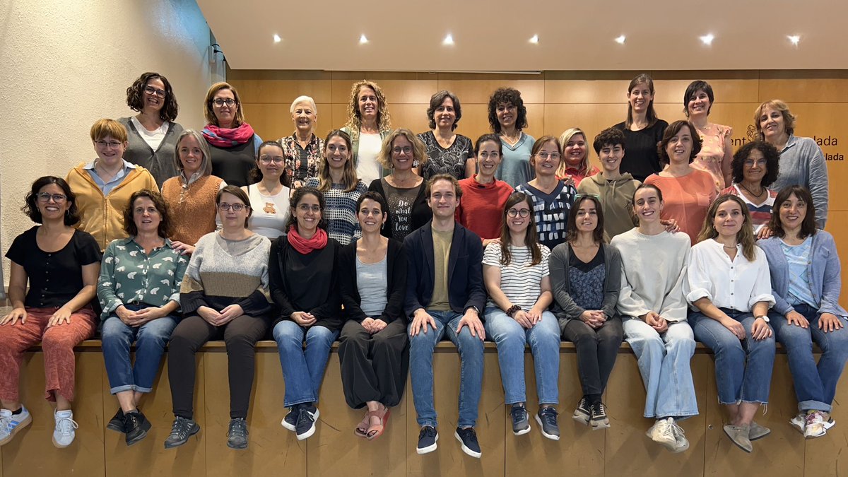 Ja hem tornat als assajos i aquest any l’hem començar amb una novetat! 💥

Durant aquest primer trimestre ens dirigirà el 🔸Pablo Morales🔸, amb qui estem preparant un concert per aquest Nadal (us n’anirem donant més informació aviat).