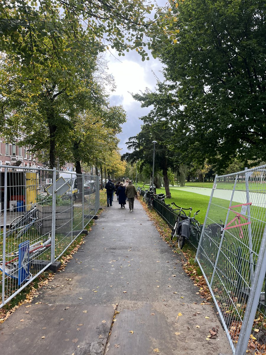 ondanks wat obstakels van herinrichting kruispunt #heemraadssingel aan de wandel met looprecept rondje <a href="/gezond010/">Gezond010</a> #blijfinbeweging <a href="/LHVhuisartsen/">LHV</a> <a href="/RuimtevoorLopen/">Ruimte voor Lopen</a> #looprecept <a href="/Looprecept/">Looprecept</a>