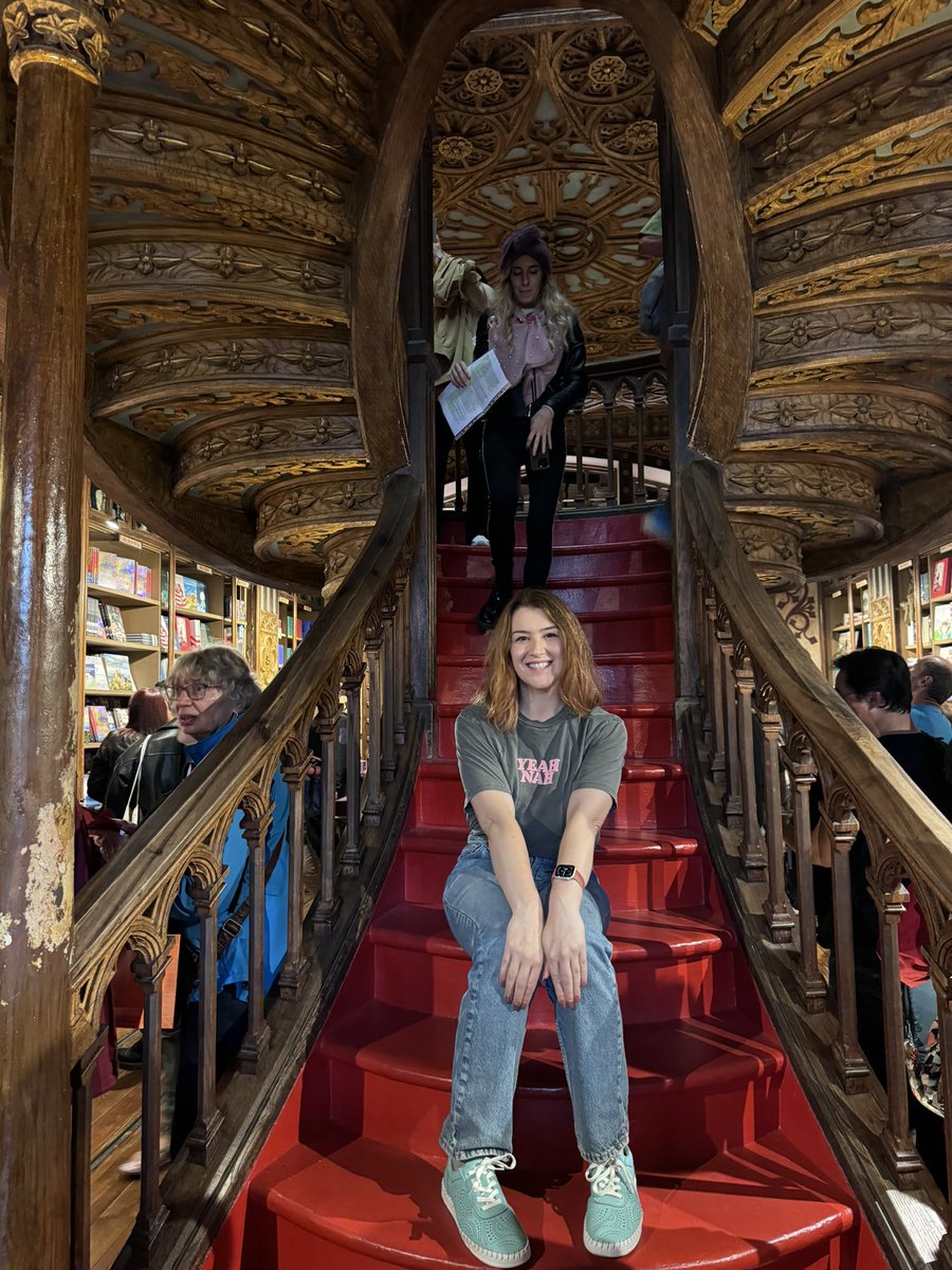 Sarah Young tweet media