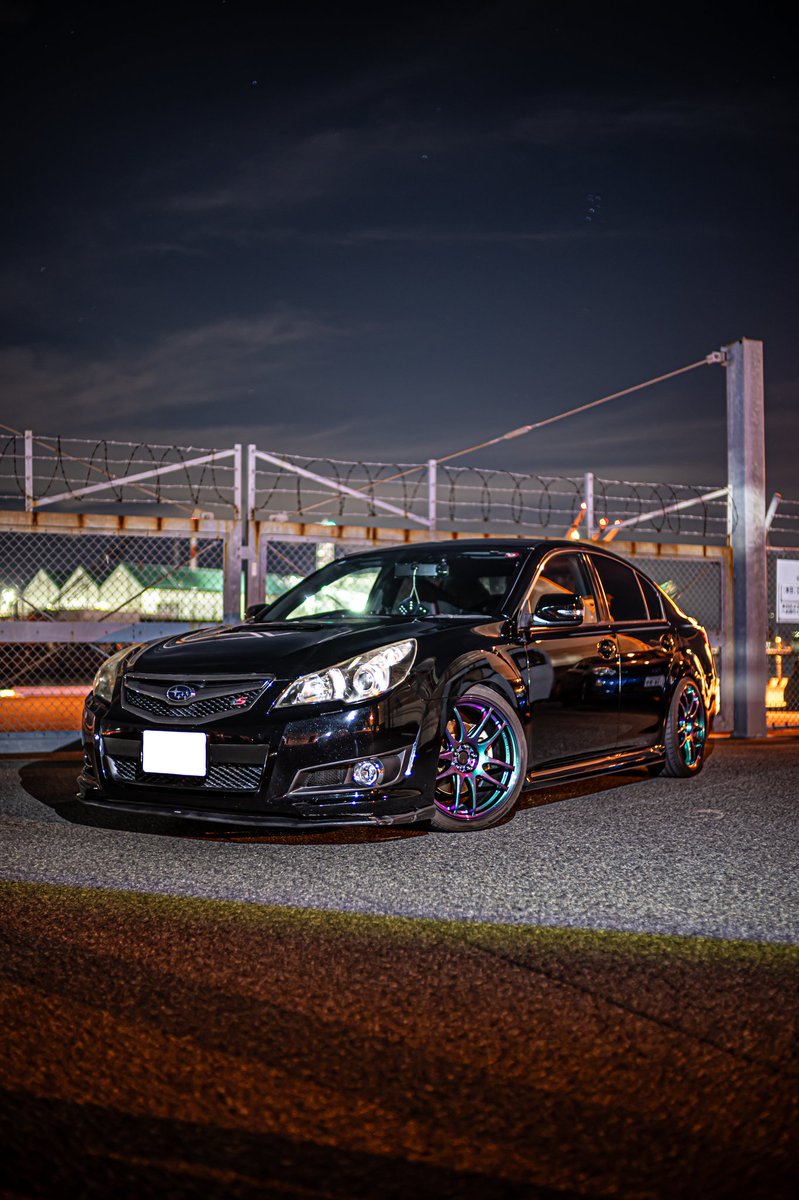 めちゃくちゃ
かっこいいレガシィ様(꒪ ॑꒳ ॑꒪).*♫.｡
ホイール見る角度を
かえると色が
変わって綺麗な虹🌈色‧˚₊*̥⭐

#さーちゃんふぉと
#NikonZ6 #Z6  
#ファインダー越しの私の世界 
#写真好きな人と繋がりたい
#キリトリセカイ 
#ライティング
#LEDバー
#投光器
#VoigtlanderNOKTON35mmF12