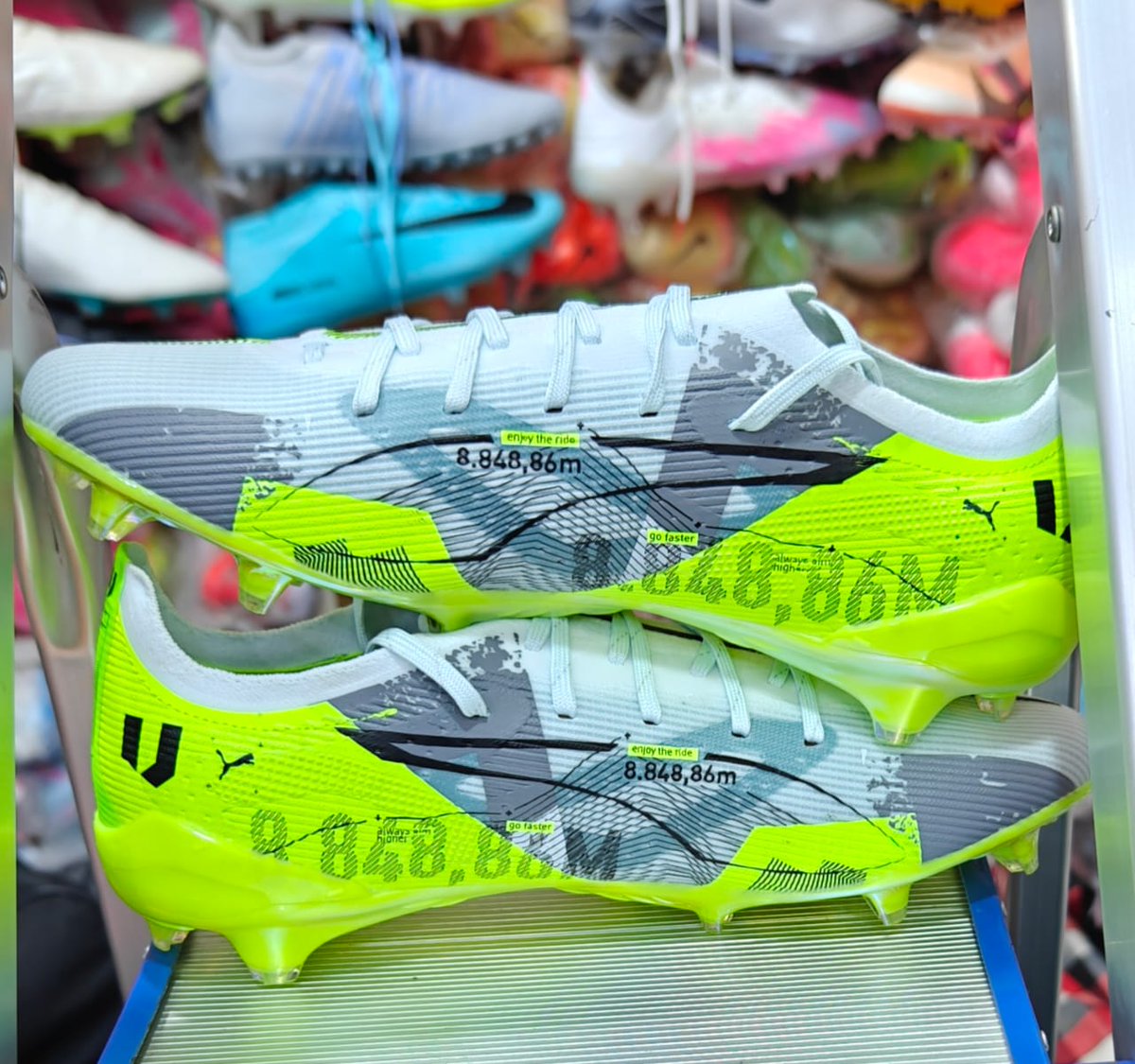 RevoltUg's tweet photo. Soccer cleats re-stocked at ours . 
Fair plays >>> 130k - 150k
Studs>>>>>> 150k - 170k

#RevoltAt3 https://t.co/XcpWYRJqXX